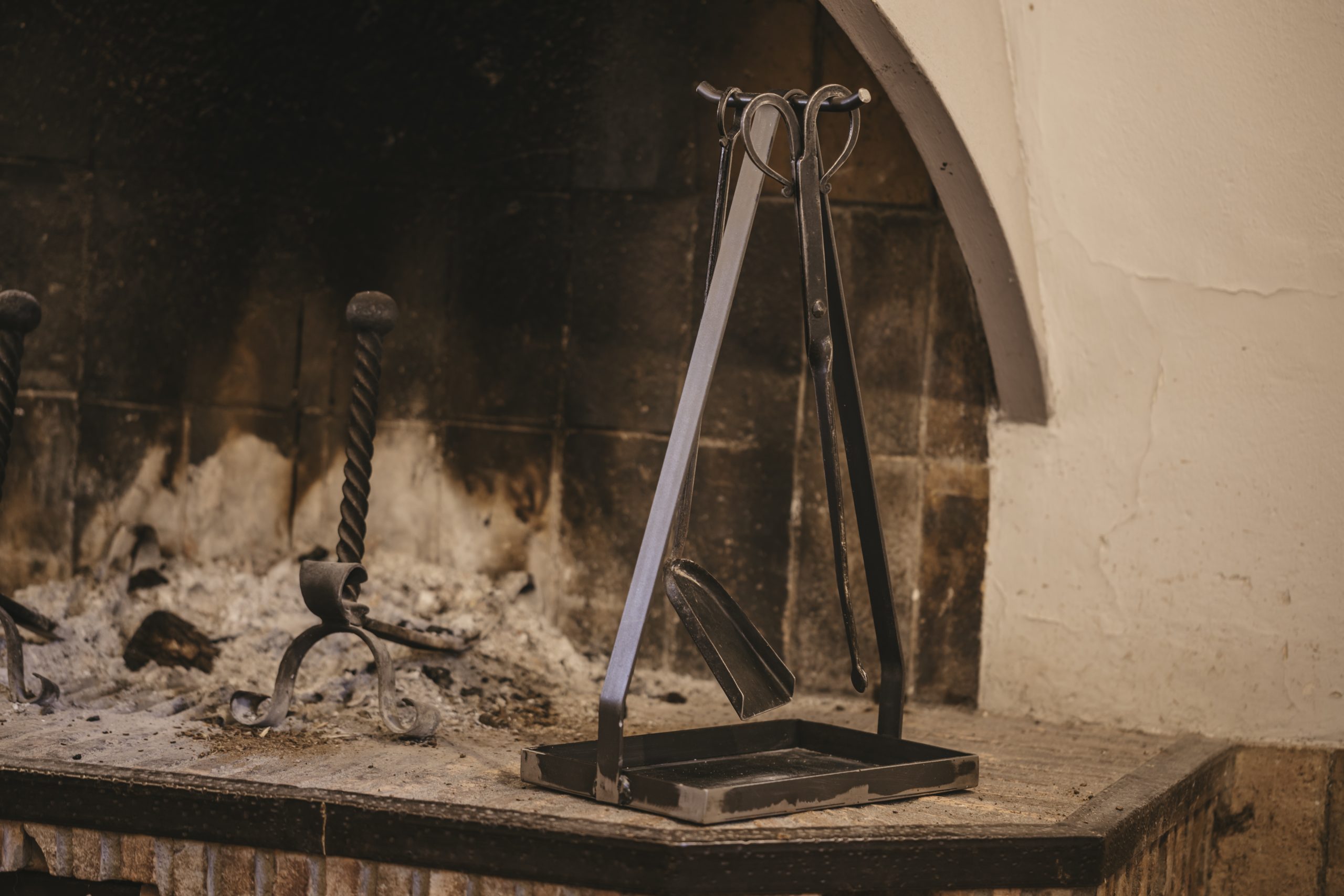 Accesorio para chimenea artesanal de metal