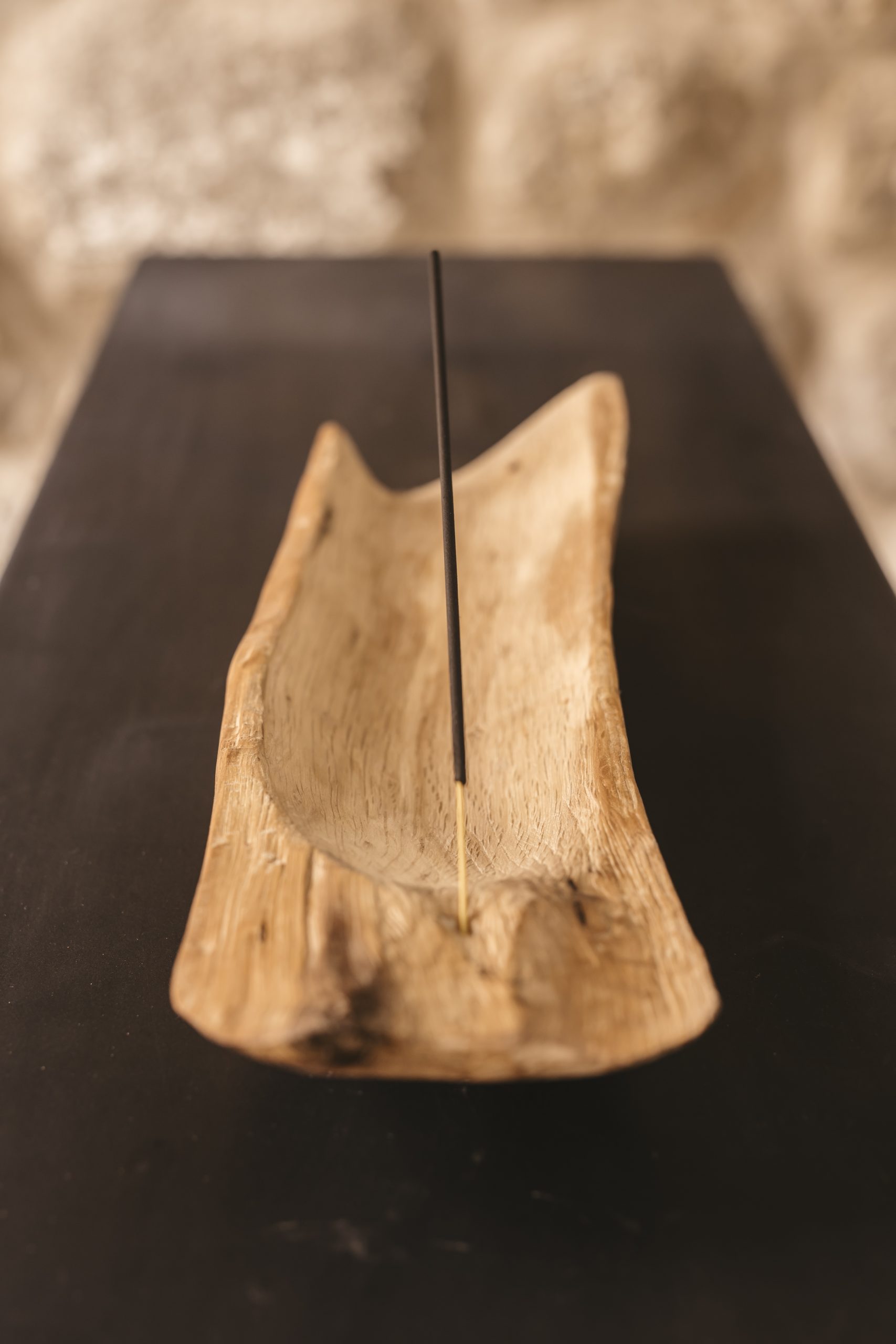 Mesita lampara artesanal de madera y metal