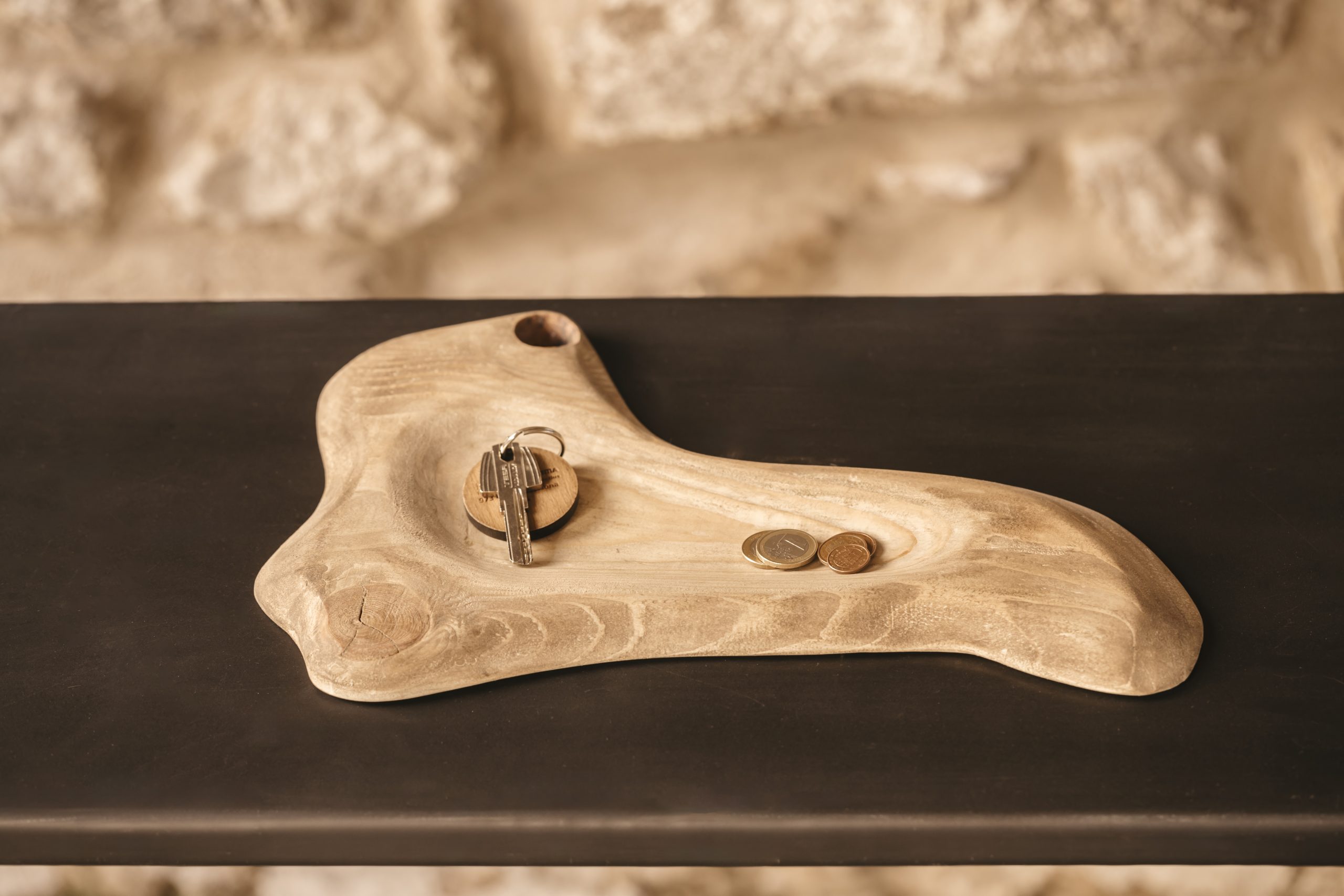 Artículos de mesa artesanales a la venta 3 Artículos de mesa artesanales de metal y madera