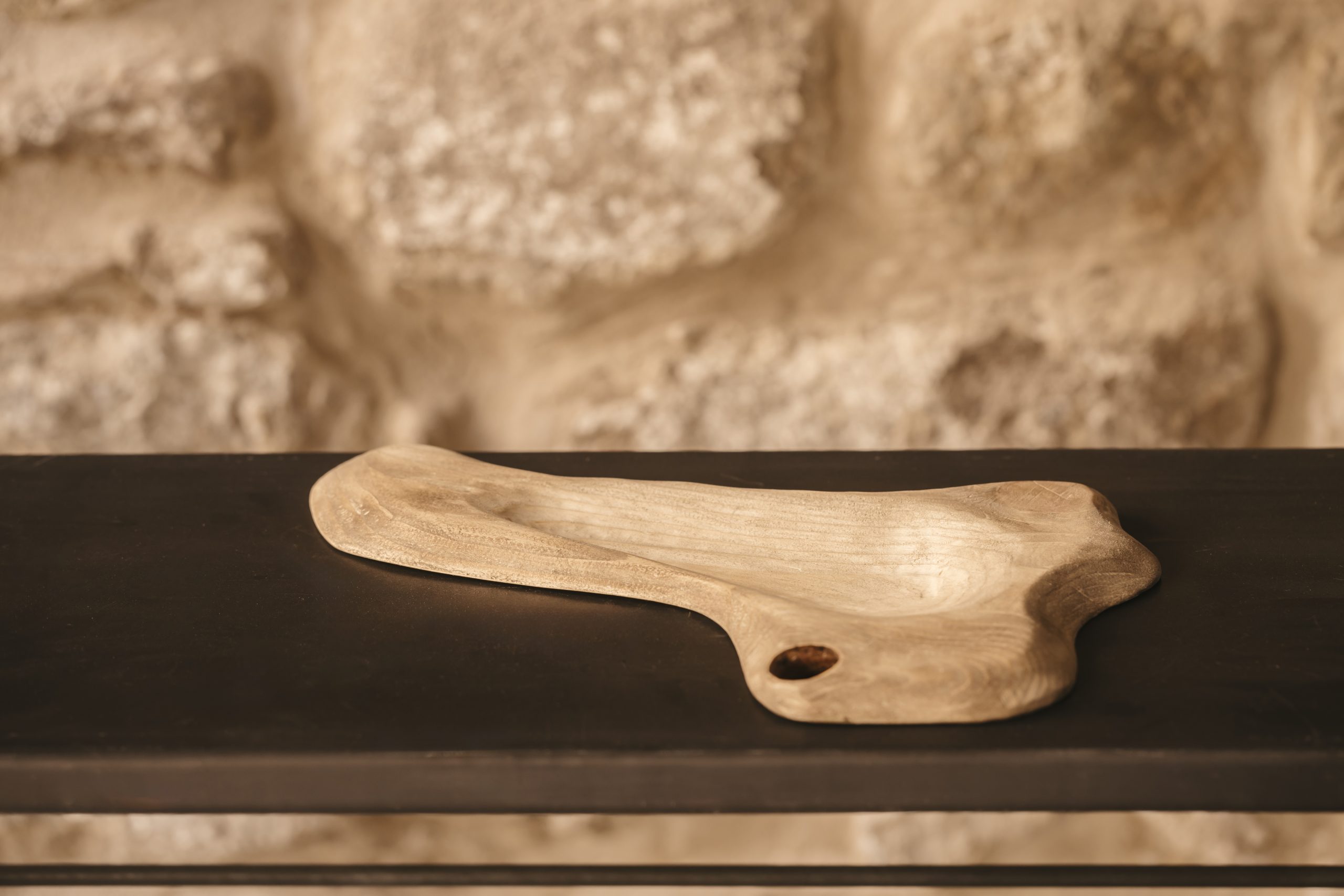 Artículos de mesa artesanales a la venta 3 Artículos de mesa artesanales de metal y madera